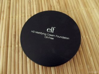 e.l.f. Studio Mattifying Cream Foundation