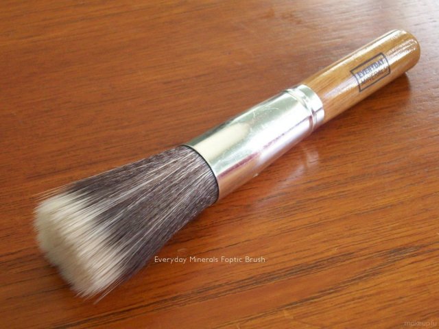 Everyday Minerals Limited Edition Foptic Brush