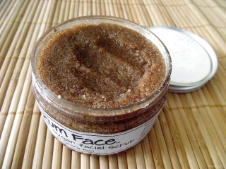 Zum Face Walnut Sugar Scrub in Rosemary-Mint
